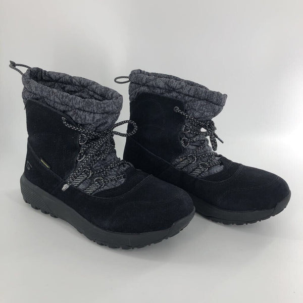 8.5 Lace up winter boot