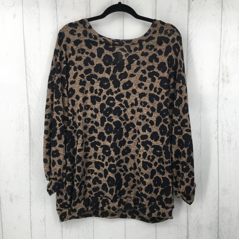 L/XL Animal print l/s top