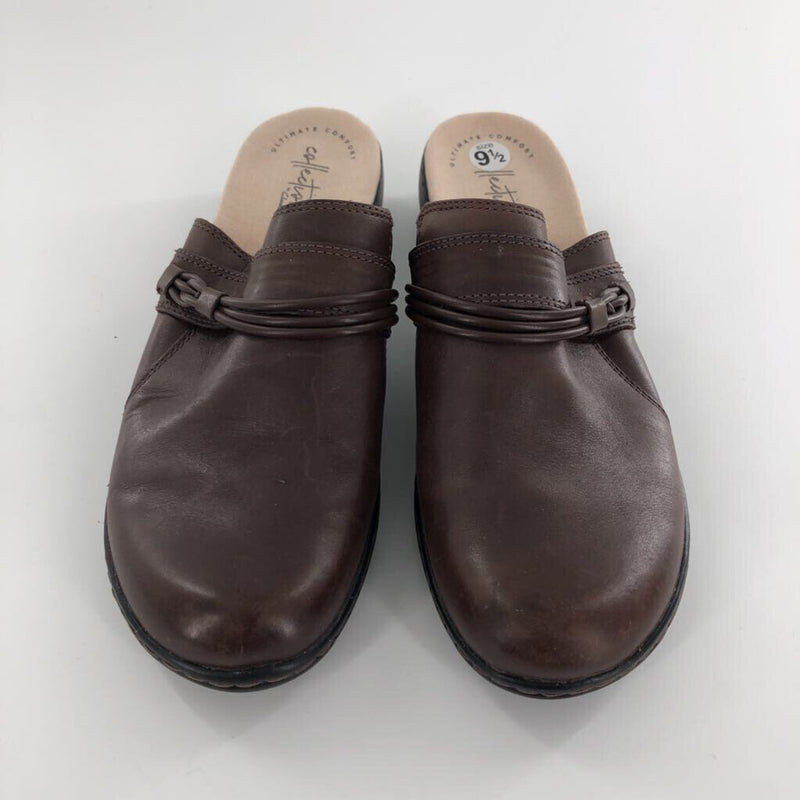 9.5 Leather clogs