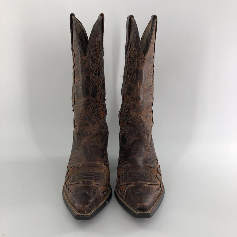 7 Pointy toe cowboy boots