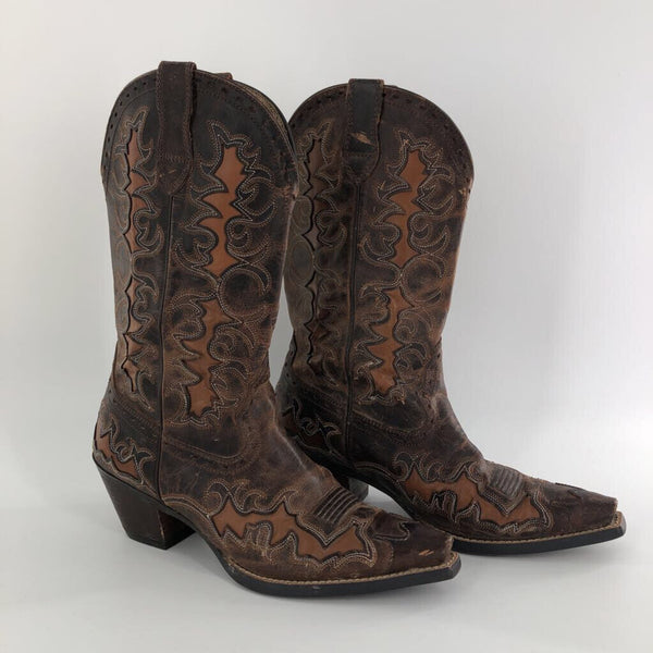 7 Pointy toe cowboy boots