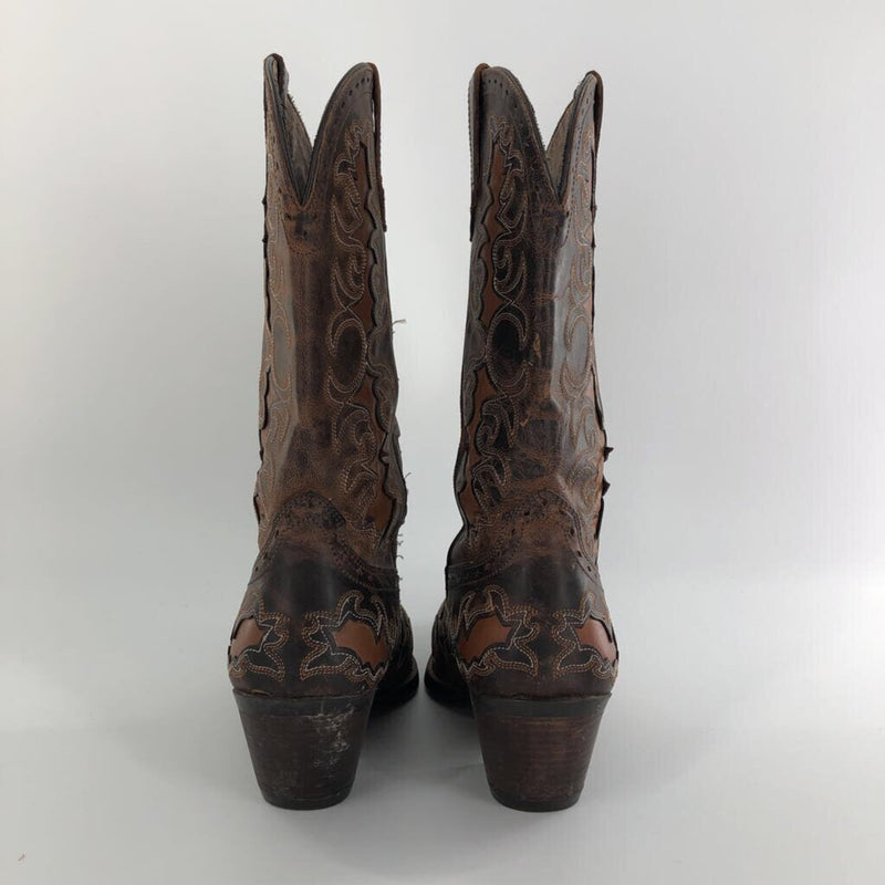 7 Pointy toe cowboy boots