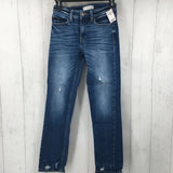 25 Straight leg jeans