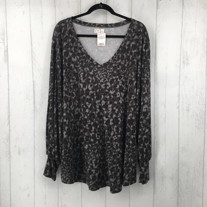 4X Animal print v-neck l/s top