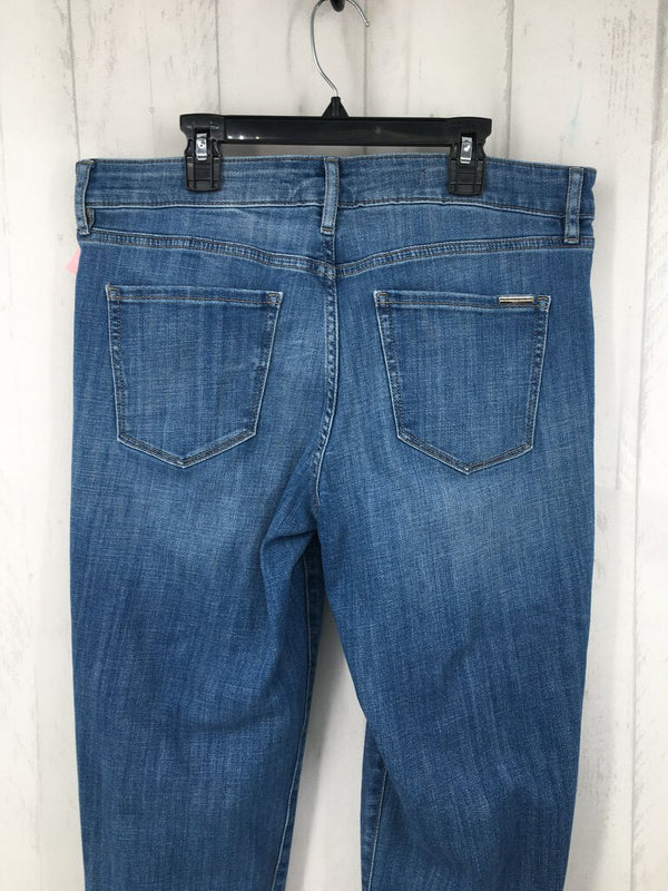 10 Mid-rise jeans