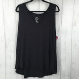 2x v-neck tank