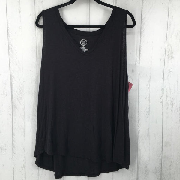 2x v-neck tank