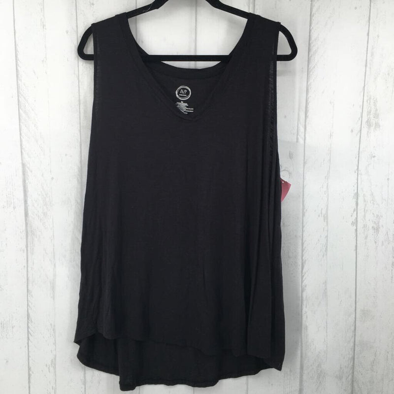 2x v-neck tank