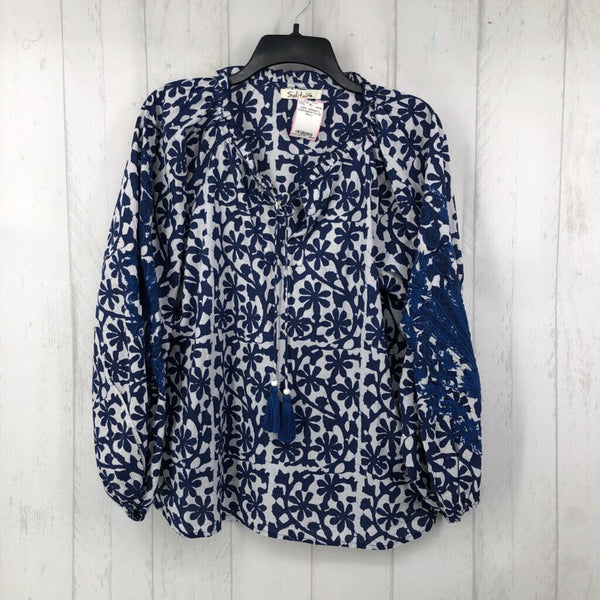 L embroidered l/s top