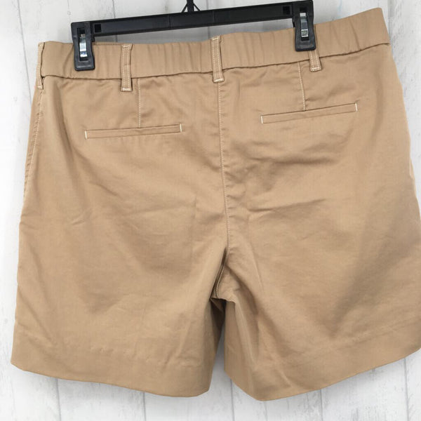 12 Button detail shorts