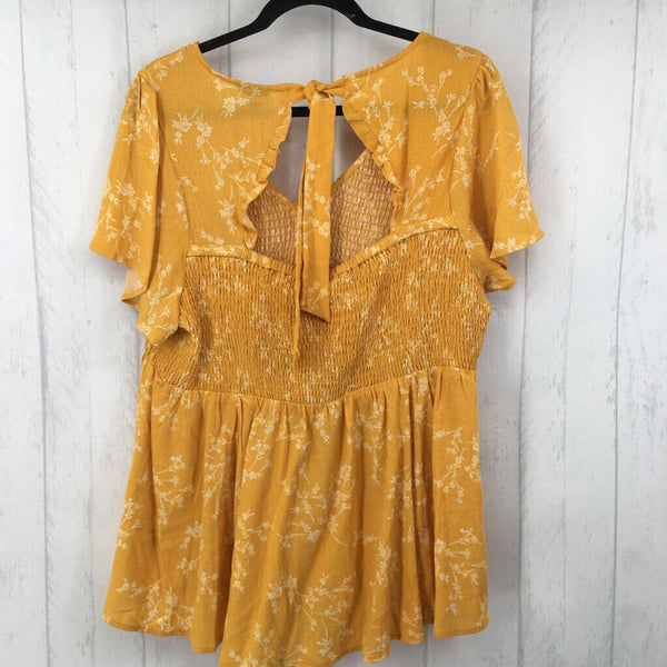 1 s/s flower print smocked top