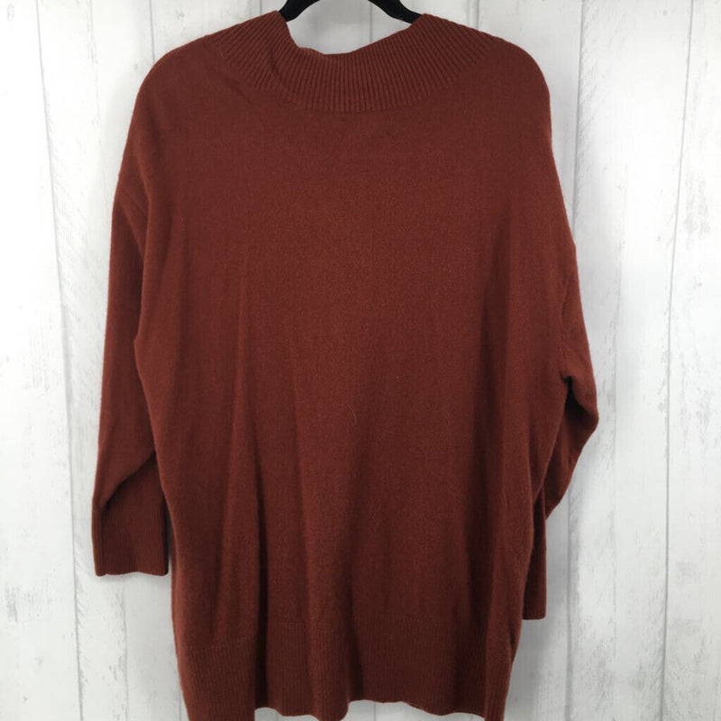 1x 100% cashmere v-neck sweater