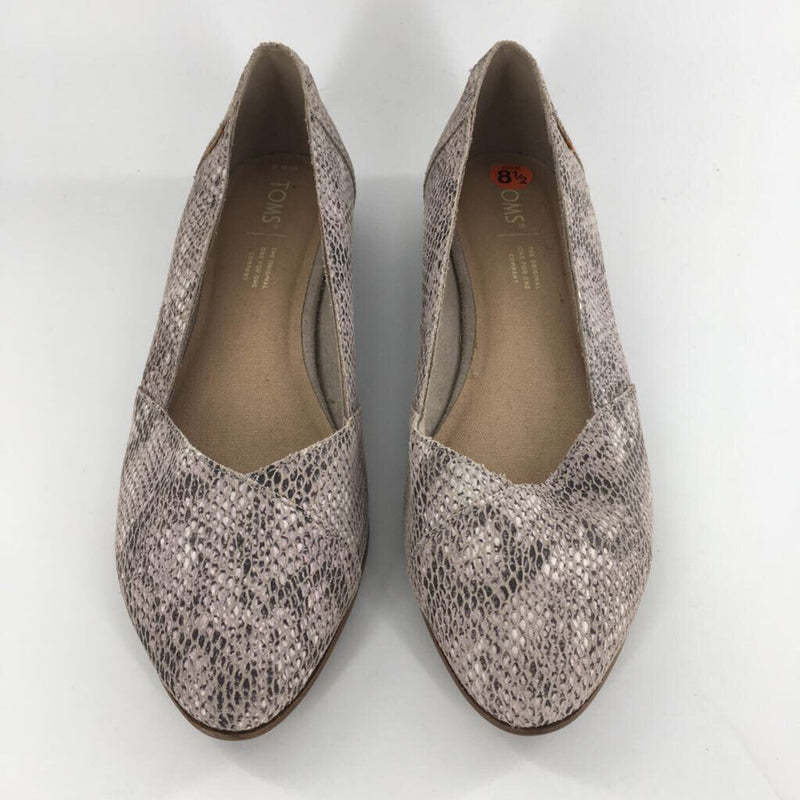 8.5 snake skin print flats