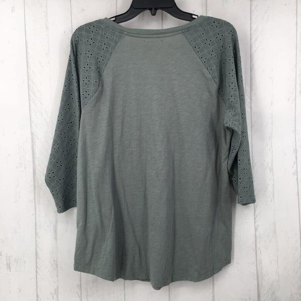 XL Eyelet 3/4 slv top