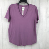 8 V-neck s/s tee