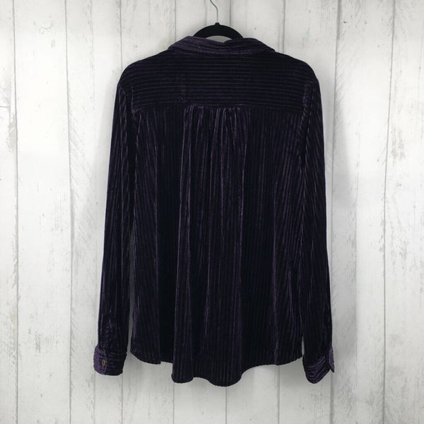 L Velvet button down l/s top