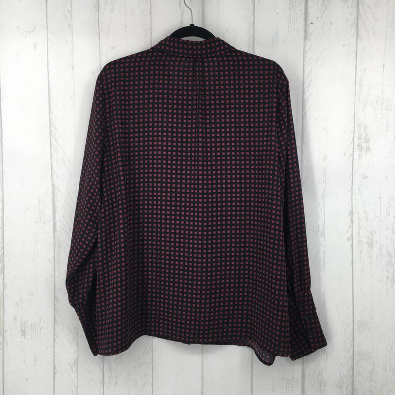 XL Checkered button down l/s top