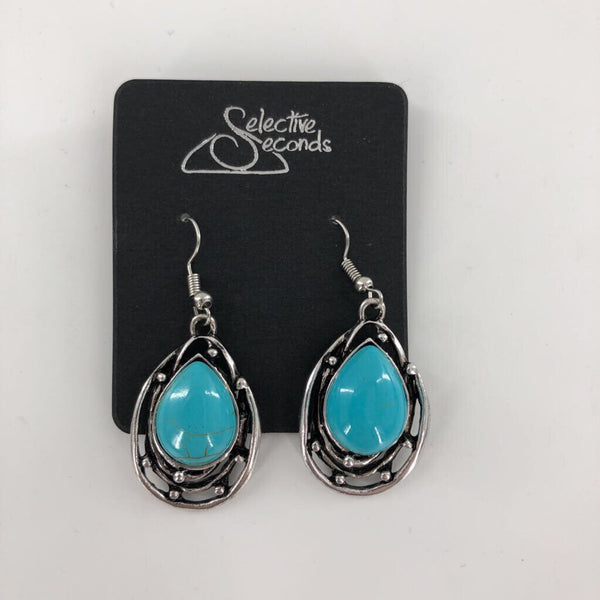 Turq dangle earrings