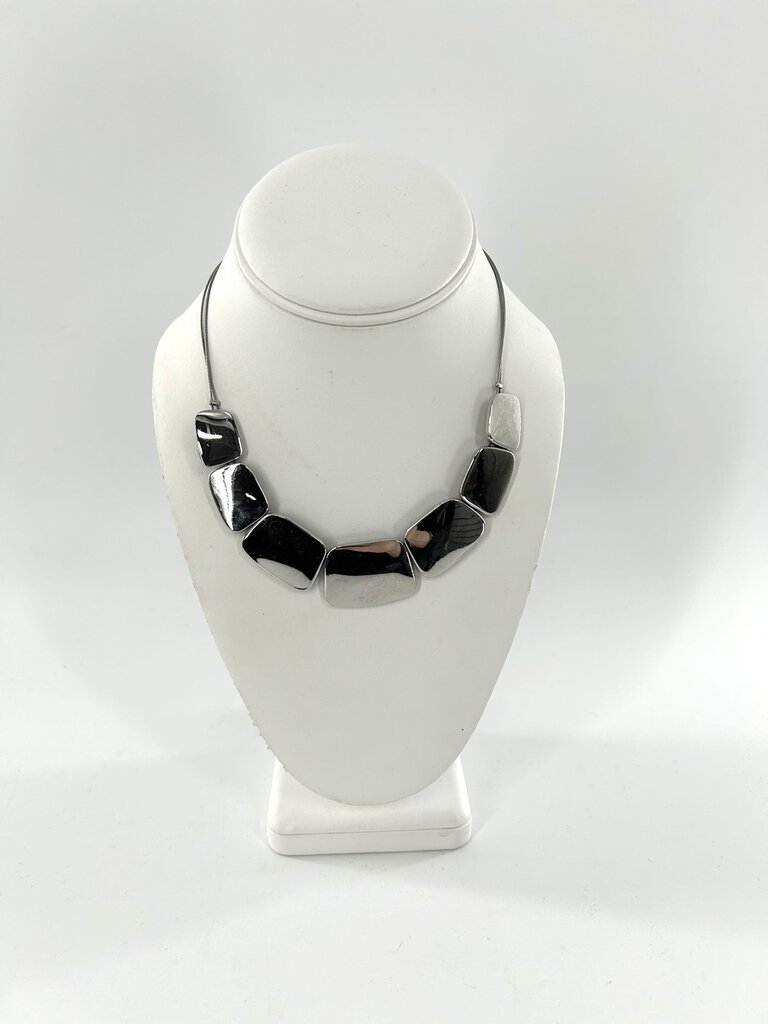 Lia Sophia silver neckalce 9"