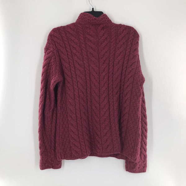 L Cable knit sweater