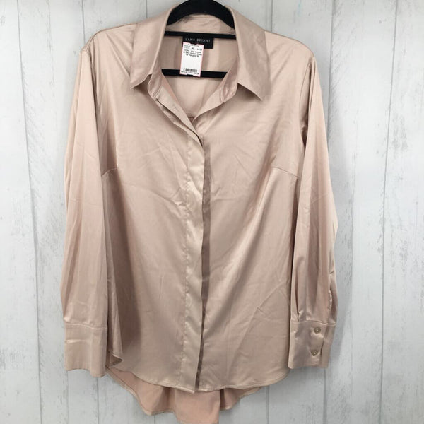 18 Silky button down l/s top