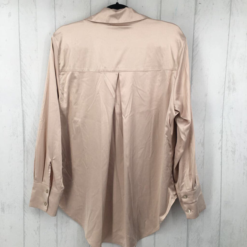 18 Silky button down l/s top