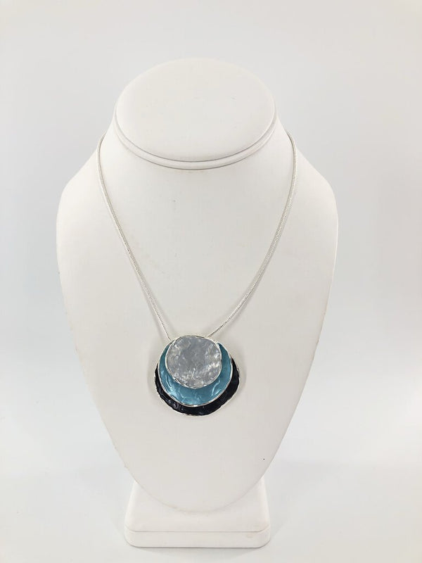 Blue circles pendant necklace 9"