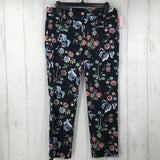 R79 4 floral cropped leg pants