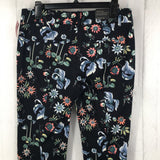 R79 4 floral cropped leg pants