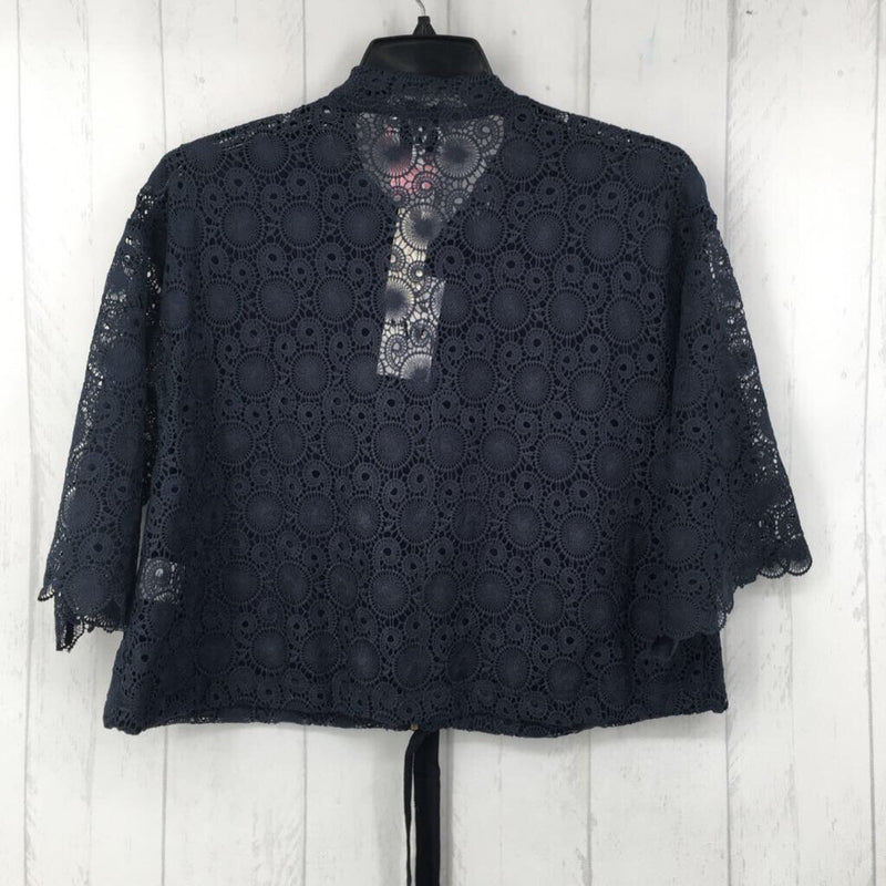 R98 XS medallion lace s/s zip top