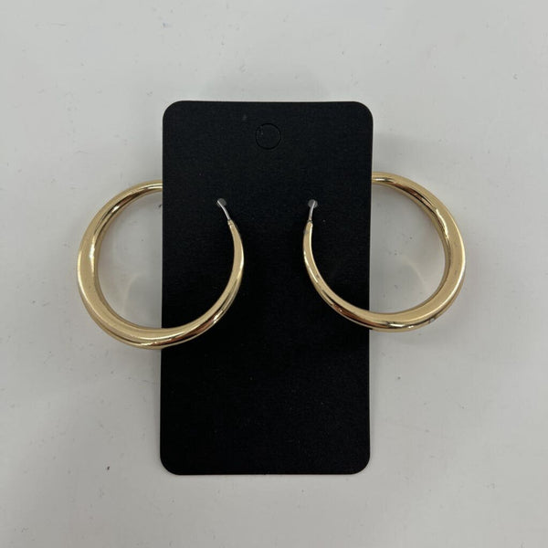 Goldtone hoop earrings