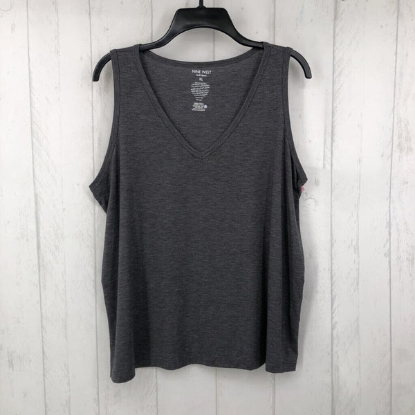 XL V-neck tank