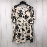 XL Flo print v-neck s/s top