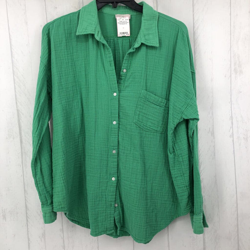 XL Gauzy button down l/s top