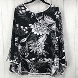 XL Flo print ruffled slv top