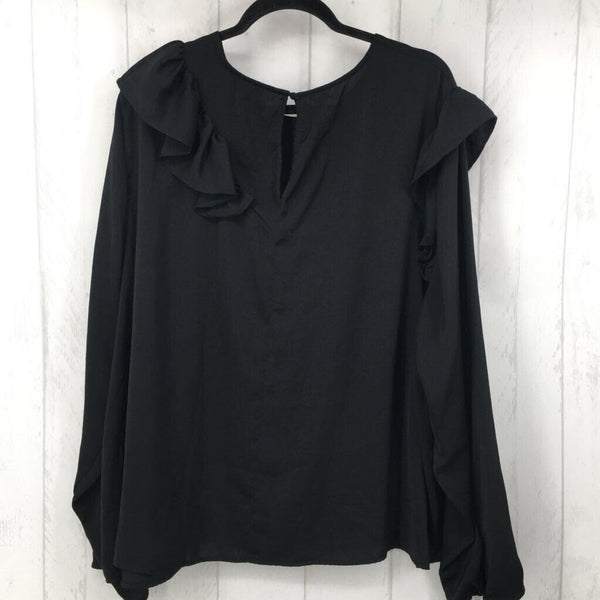 26 Ruffled l/s top