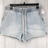 M Frayed hem jean shorts