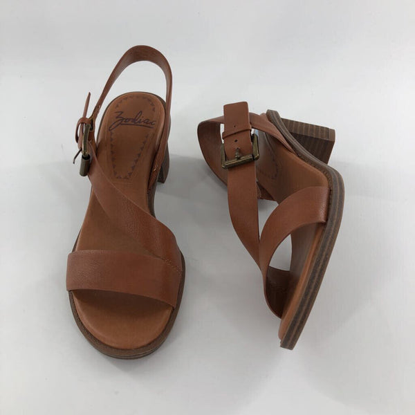 6 Block heel buckle strap sandal