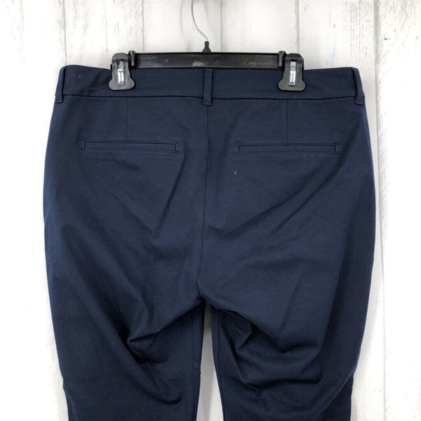 14 Mid-rise skinny pant