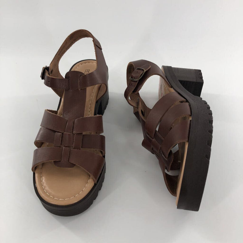 9 Block heel sandal