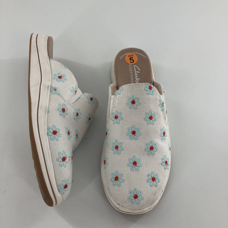 5 Canvas flo print slip-on