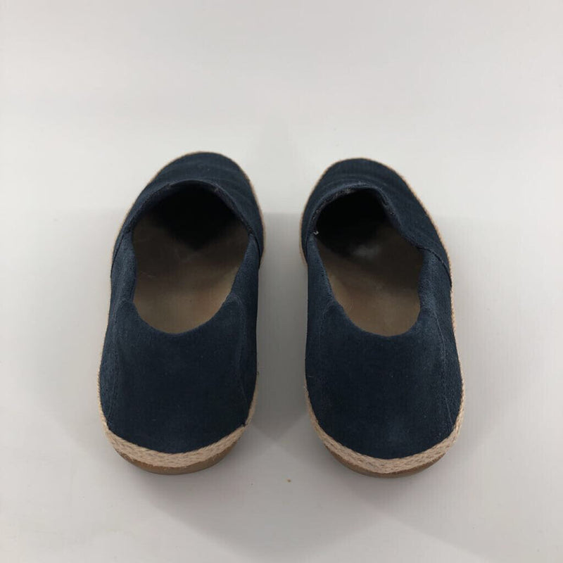 8 Perforated espadrille slip-on