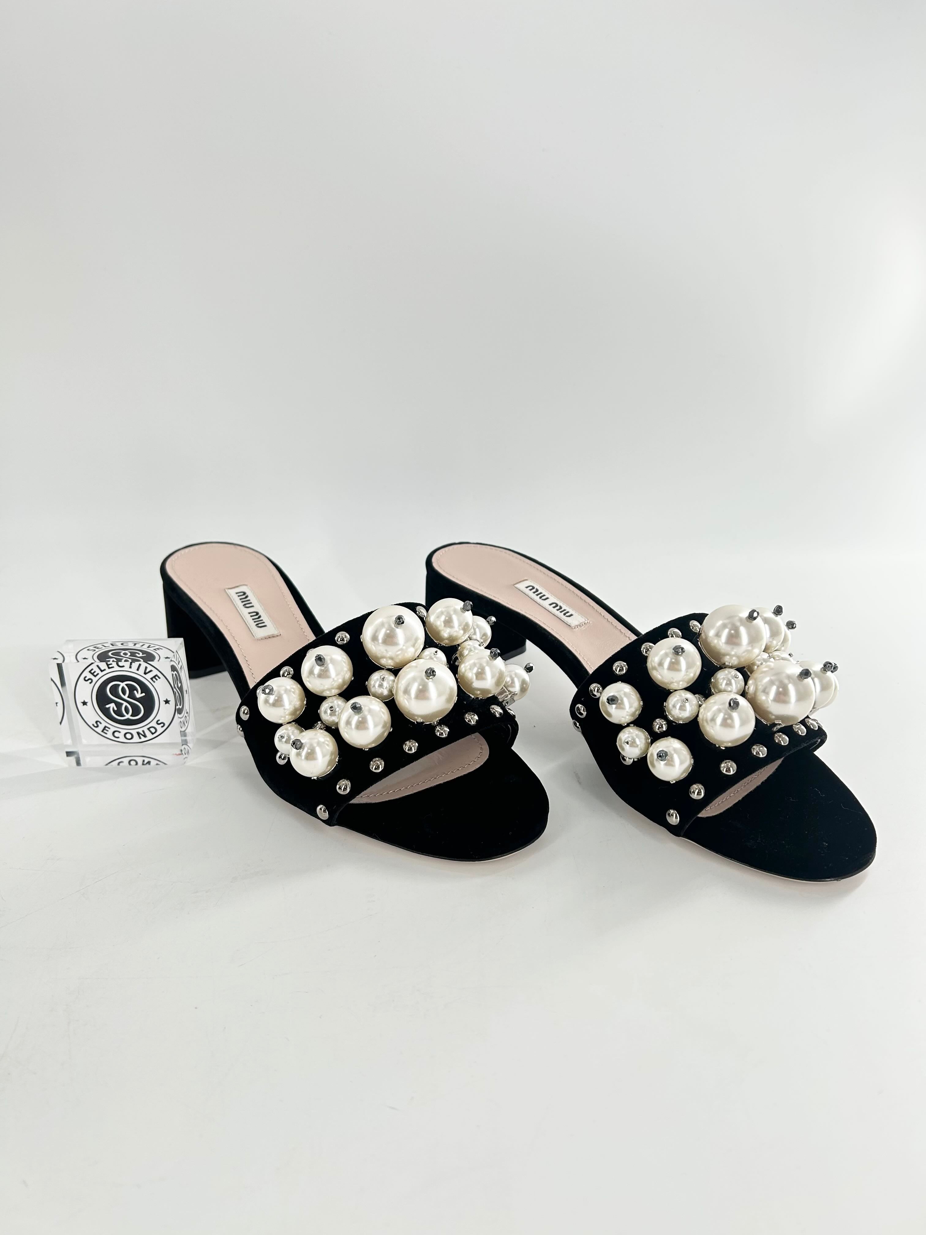 10.5 pearl velvet clogs