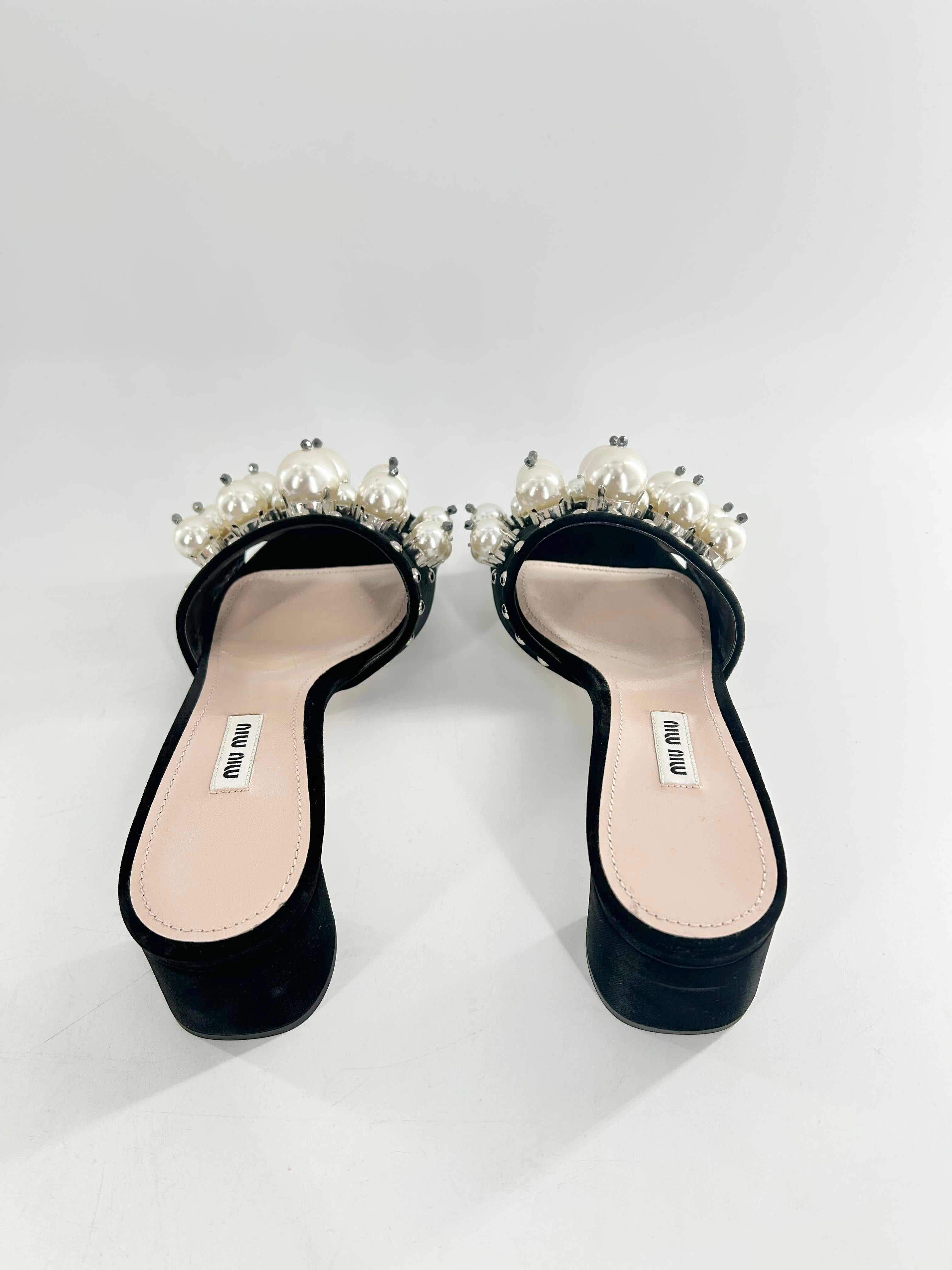 10.5 pearl velvet clogs