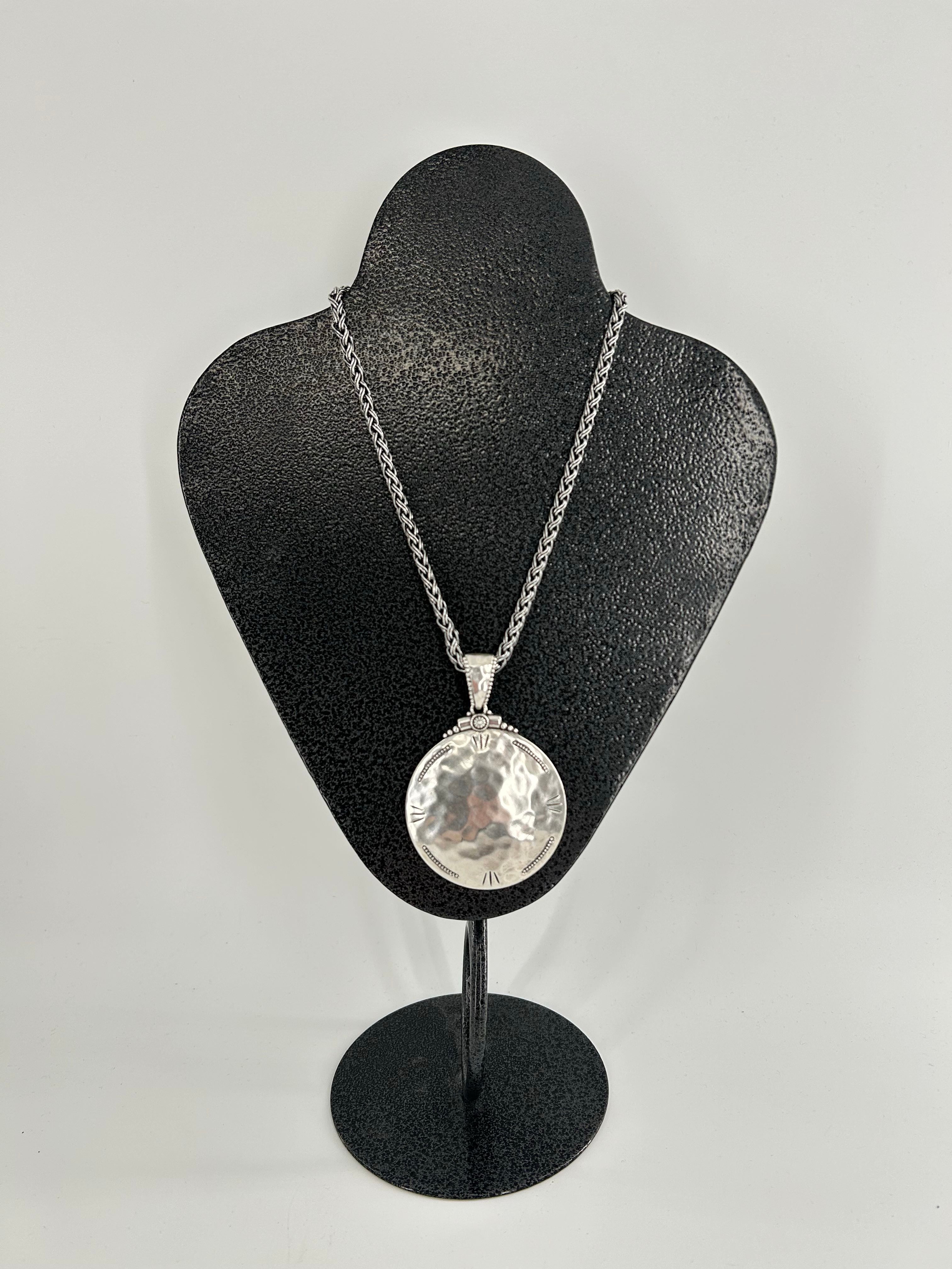 R45 silver circle pendant necklace 9"