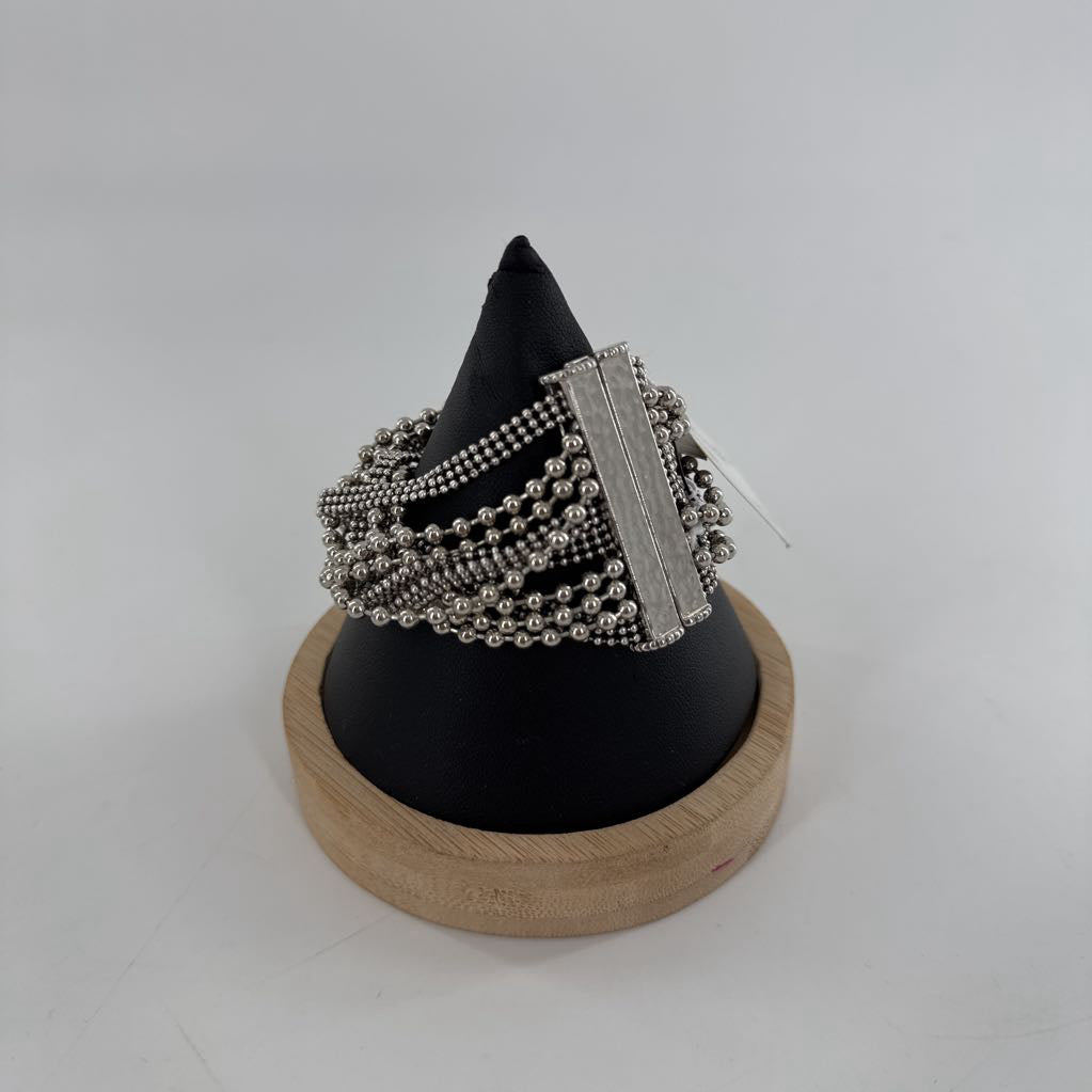 R45 silver beaded bracelet