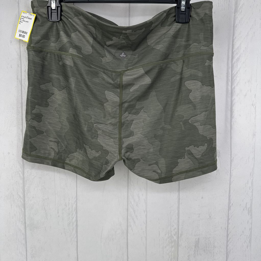 XL camo print shorts