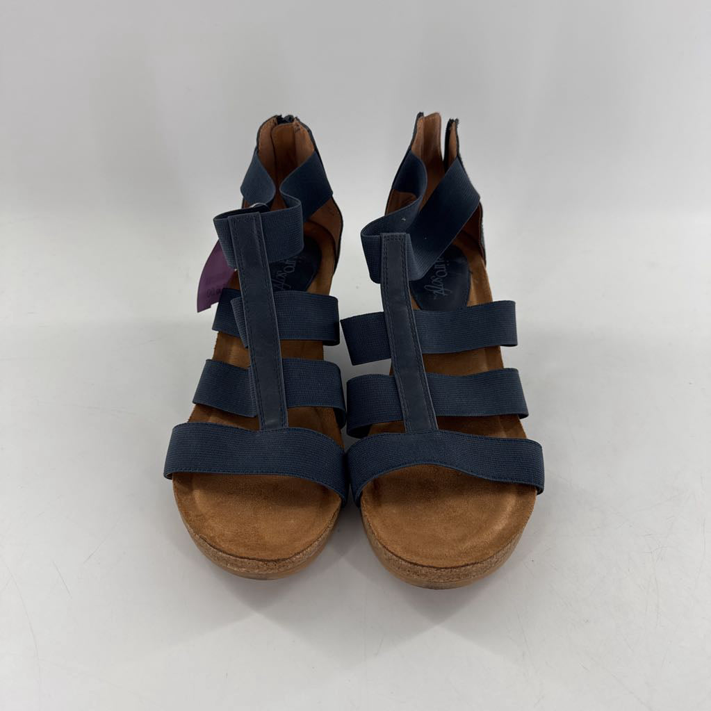9.5 ankle zip wedge heel sandal
