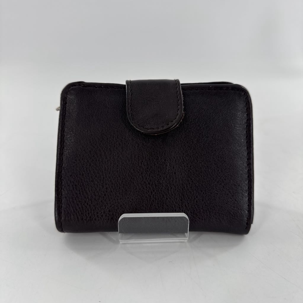 leather bi-fold wallet