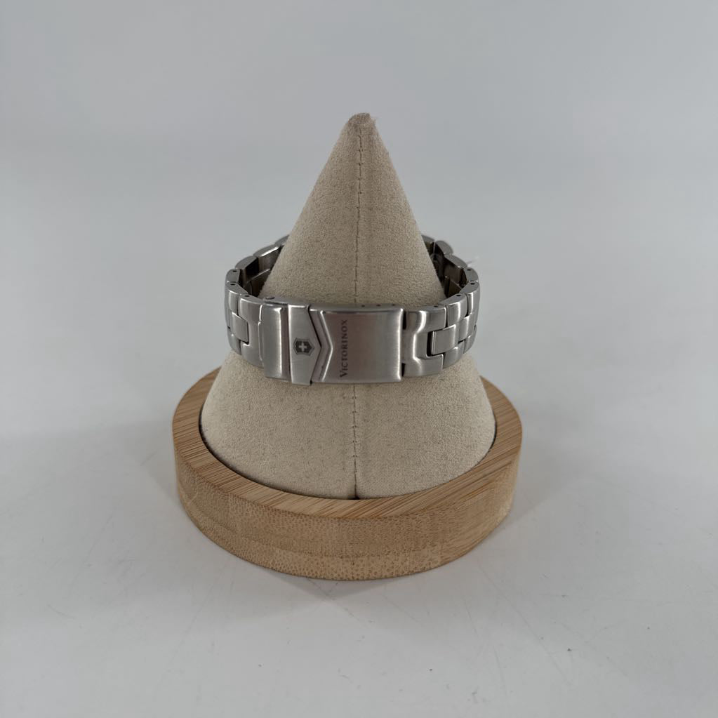 silvertone round face watch